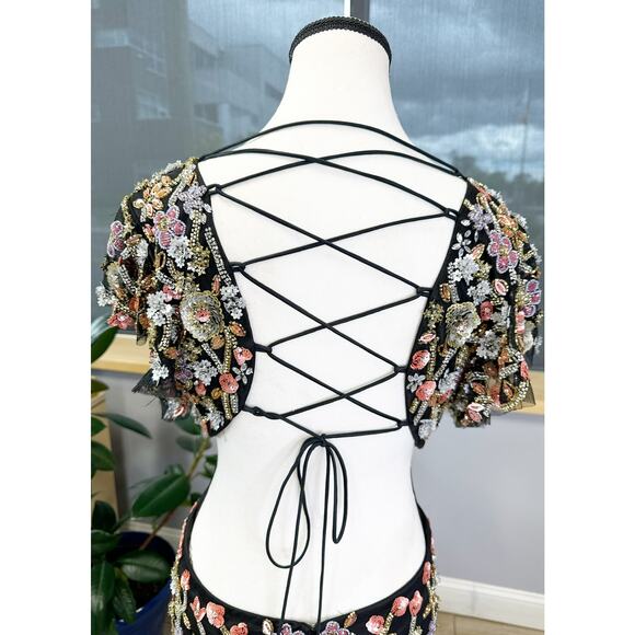 EMBELLISHED CUT OUT RUFFLED CAP SLEEVE COLUMN GOWN Style 5564 Size 12 - Picture 7 of 10